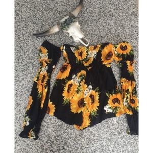 NWT PrettyLittleThing Sunflower Bardot Romper 🌻☀️